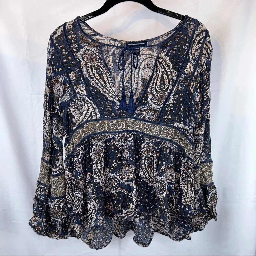 American Eagle Blouse Bell Flare Sleeve Paisley All Over Print Boho V-Neck Shirt